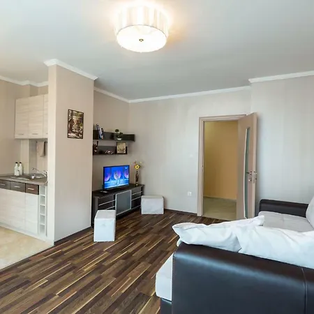 Мм-Лазур Apartment *